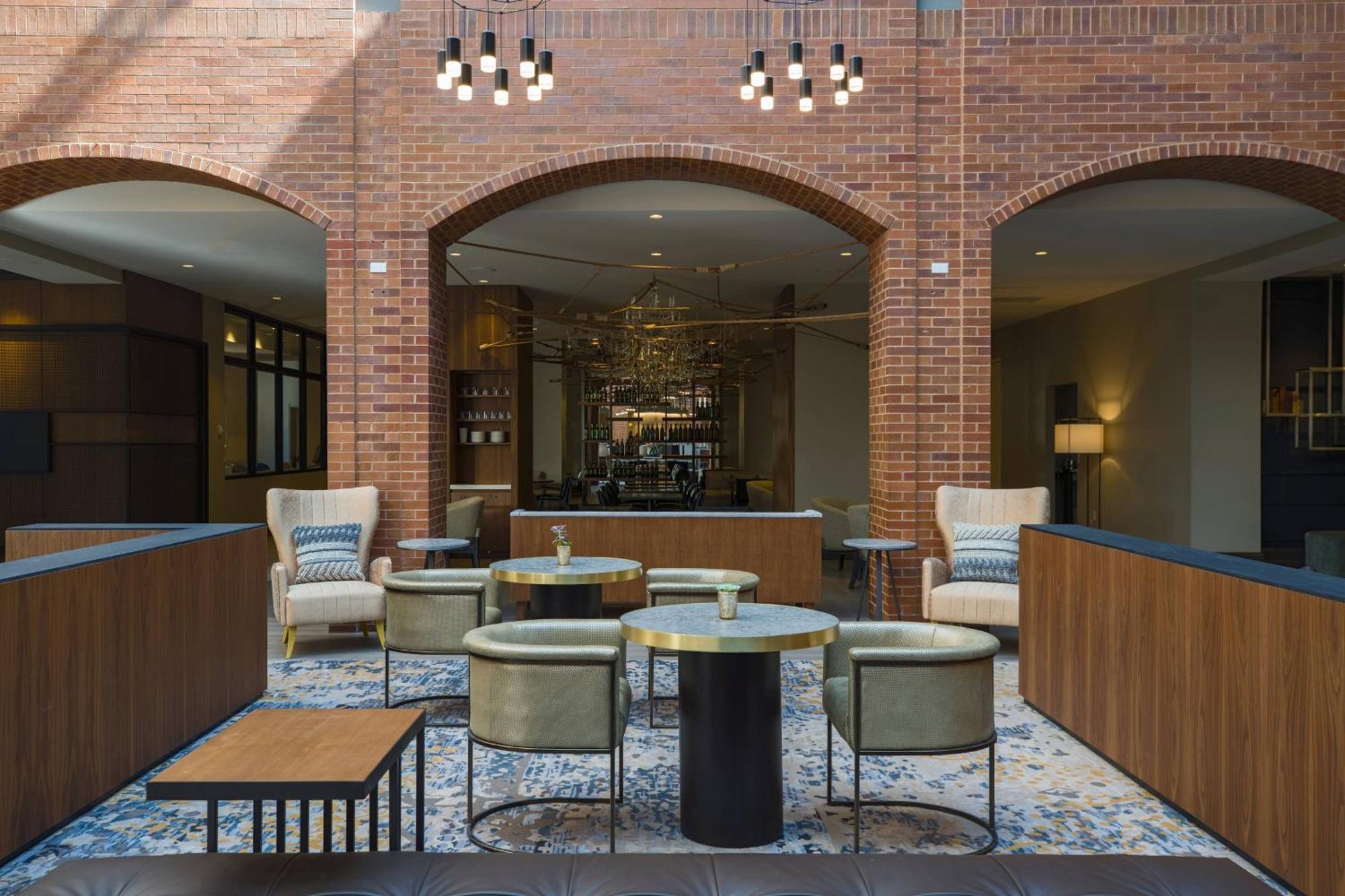 Marriott Old Hotel 4*